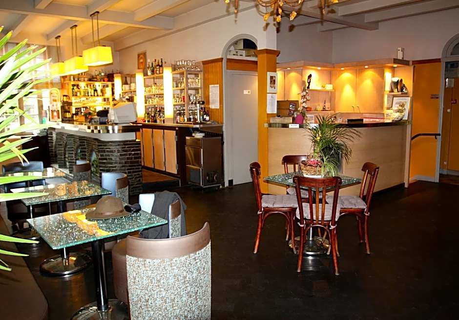 Hotel Restaurant Aux Armes D'Estaing - KB HOTEL GROUP