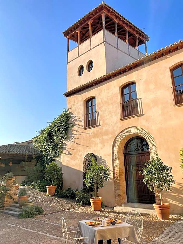 Casa del Armiño - Historic Boutique Hotel in Toledo Old Town