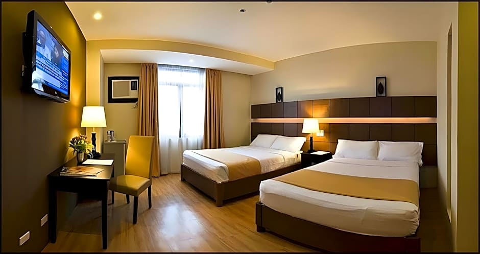 Pinnacle Hotel And Suites