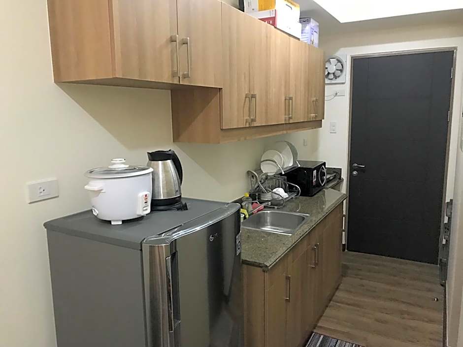 Rosarich Homestay - Bristle Ridge Residences