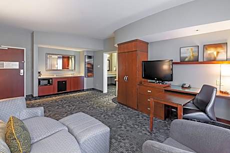 One-Bedroom King Suite with Roll-In Shower and Sofa Bed - Mobility Access/Hearing Accessible