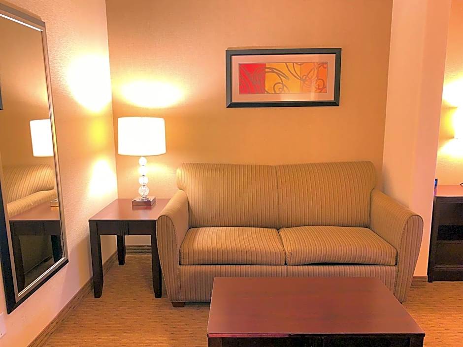 Holiday Inn Express & Suites Fresno Northwest-Herndon By IHG