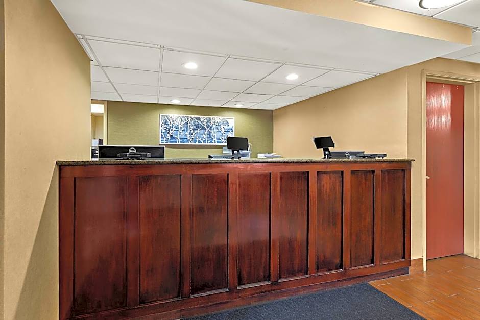 Sleep Inn & Suites near Joint Base Andrews-Washington Area