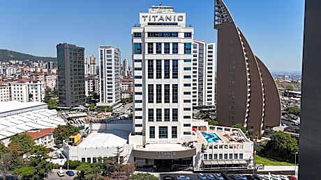 Titanic Business Kartal