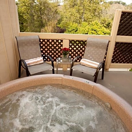 Queen Room with Hot Tub