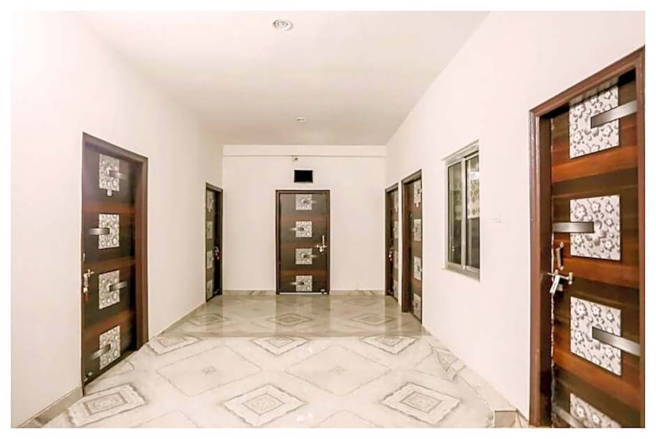 Goroomgo Shiv Ganga Guest House varanasi