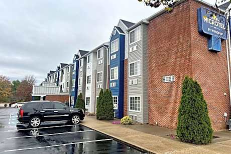 Microtel Inn & Suites by Wyndham Georgetown