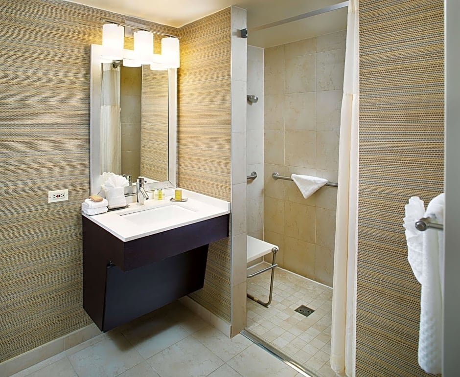 DoubleTree by Hilton Baltimore - BWI Airport