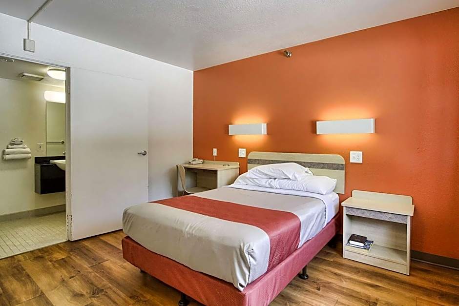 Motel 6-New Cumberland, PA - Harrisburg - Hershey South