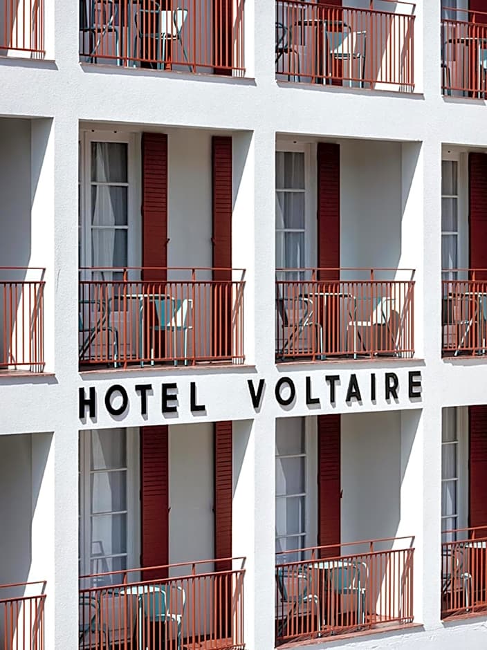 Hotel Voltaire 1 place voltaire Arles