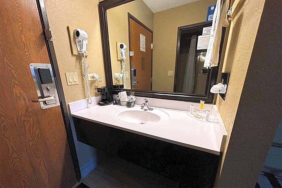 Super 8 by Wyndham McLean/Bloomington SW