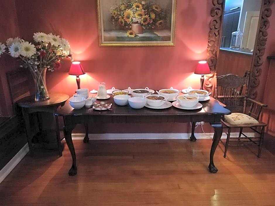 Tranquil House B&B @ 121 Berry St