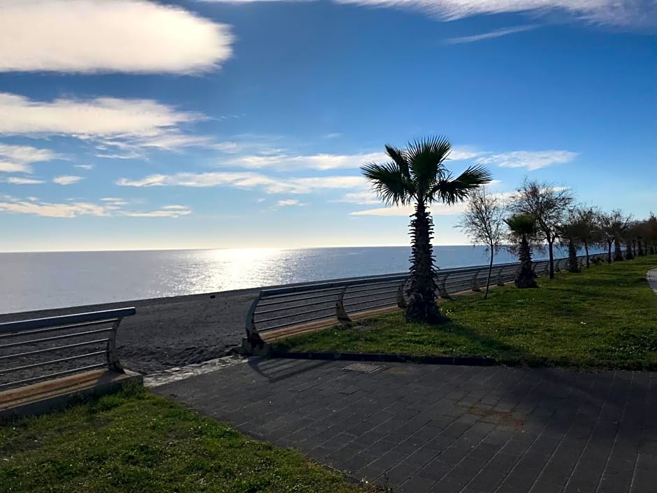 Castello D'Alcontres Guest House 3 stelle