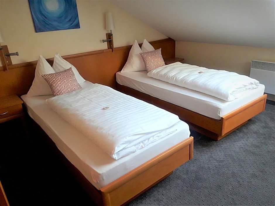 Double Room — 12 fotoğraftan 1. fotoğraf