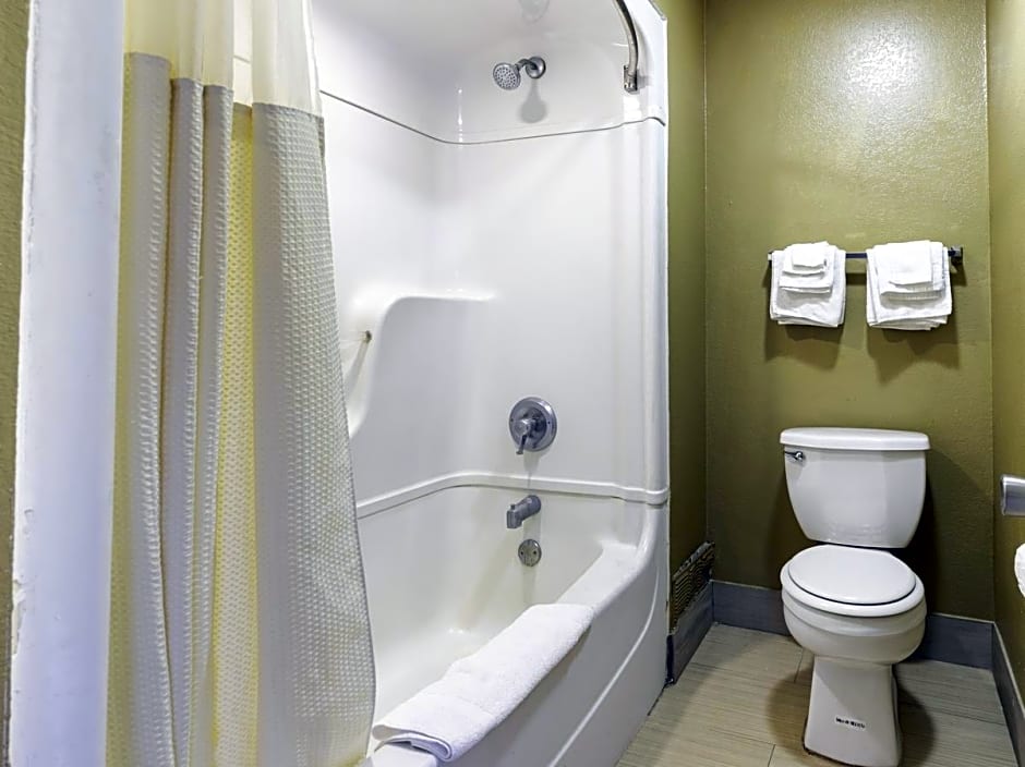 OYO Hotel Lake Charles Hwy 10