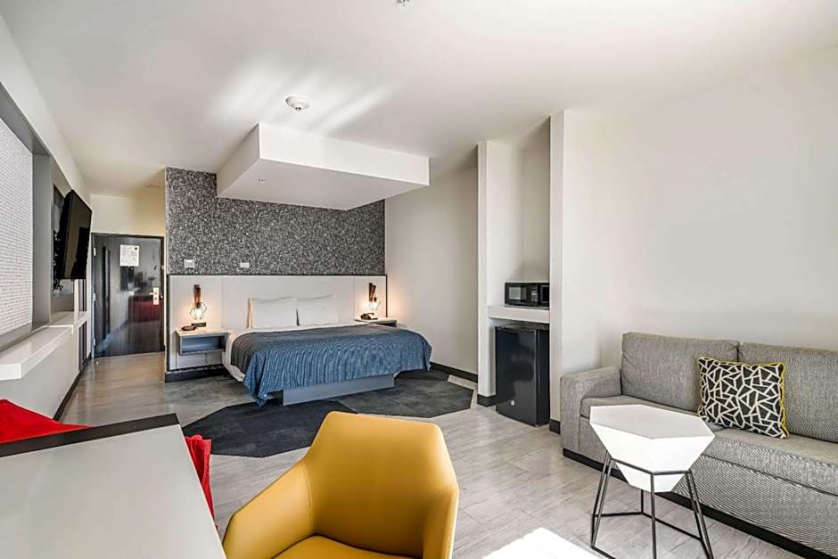 Hy-Lo Hotel, Ascend Hotel Collection