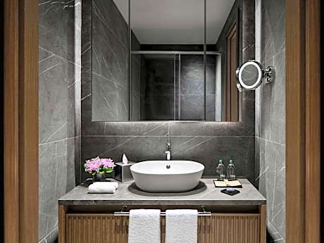 Superior One-Bedroom Apartment