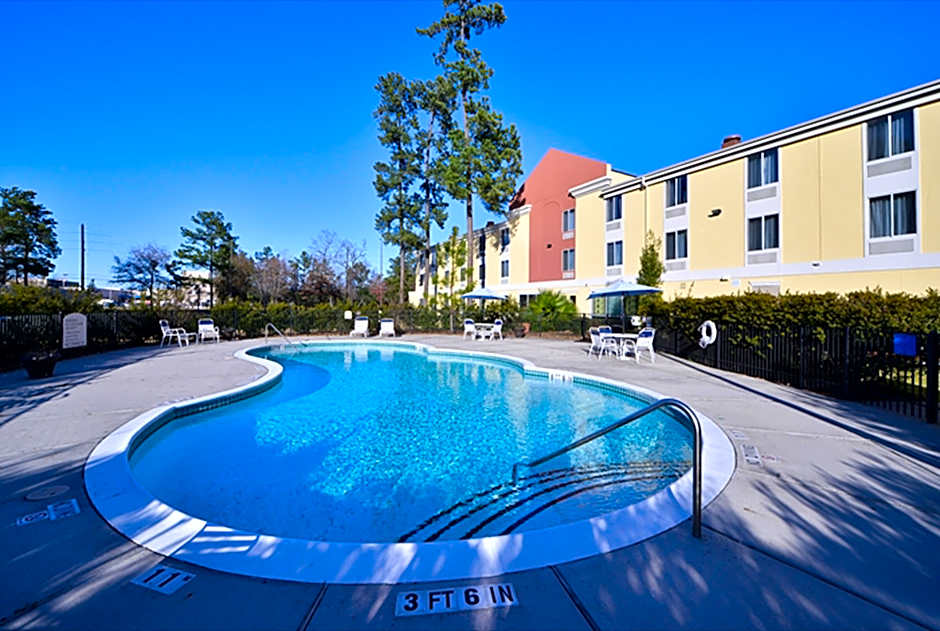 Holiday Inn Express and Suites Kingwood Medical Ce