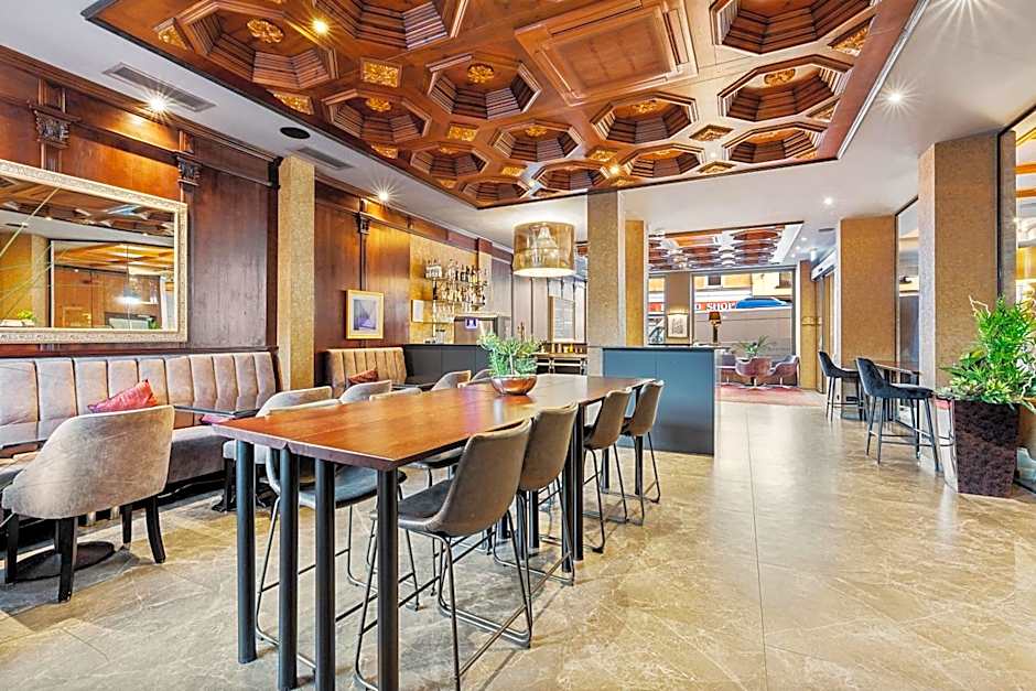 Kings Hotel First Class