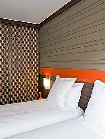 Double Room with Shower with City View