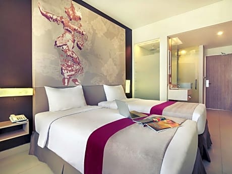 Superior Twin Room with Pool View