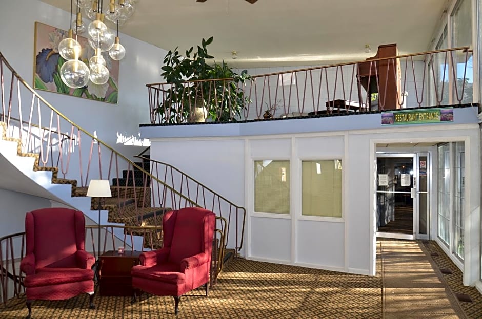 Red Carpet Inn and Suites Ebensburg