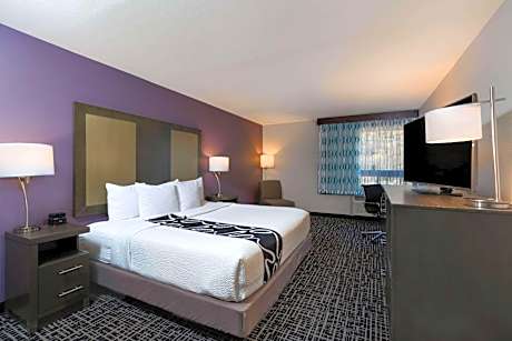 King Suite with View - Non-Smoking