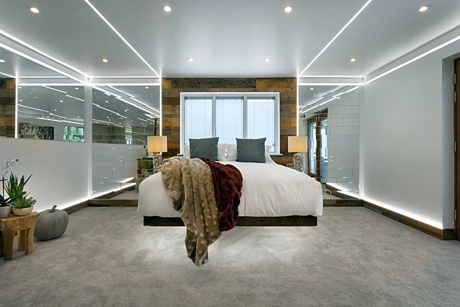 Aphrodites Group - Luxury Hot Tub Suites in Central Lake District!