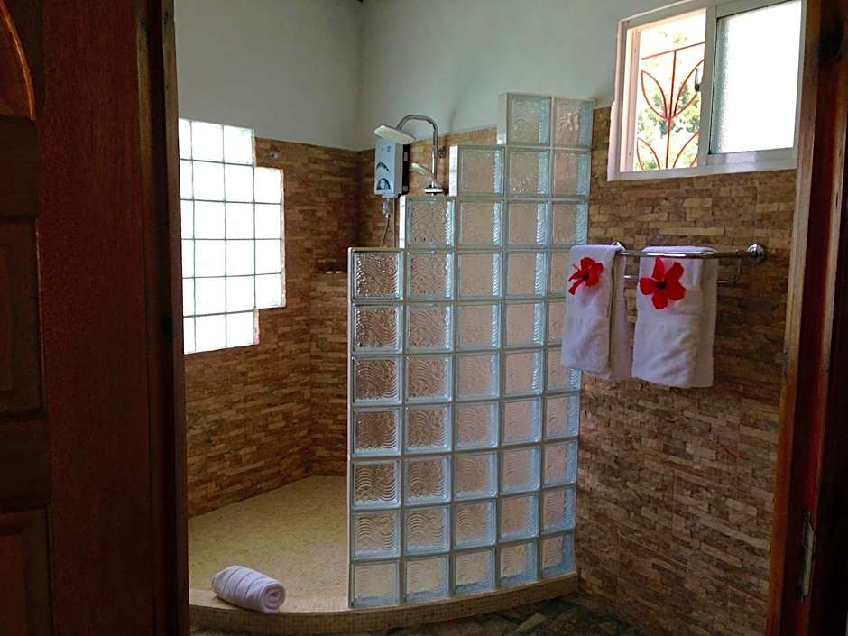 Lazare Picault Hotel