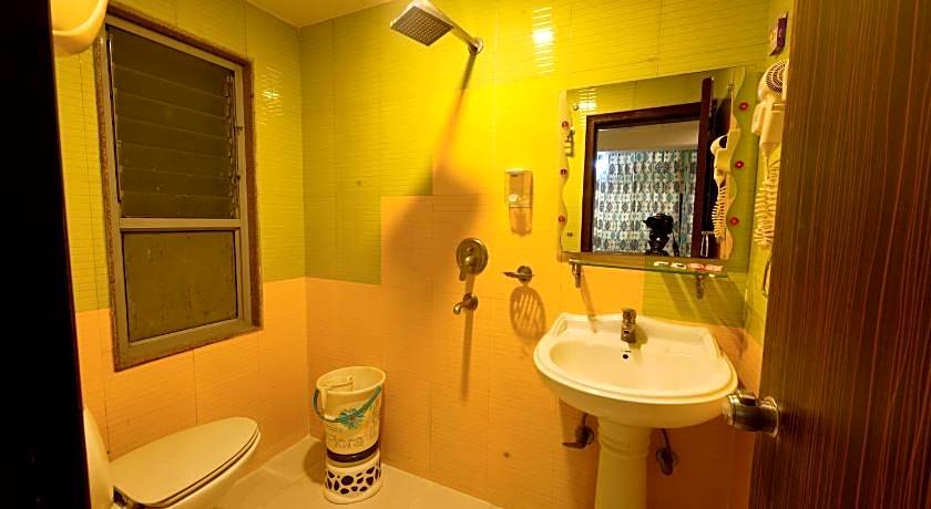 Hotel Oppera Mahipalpur - New Delhi 