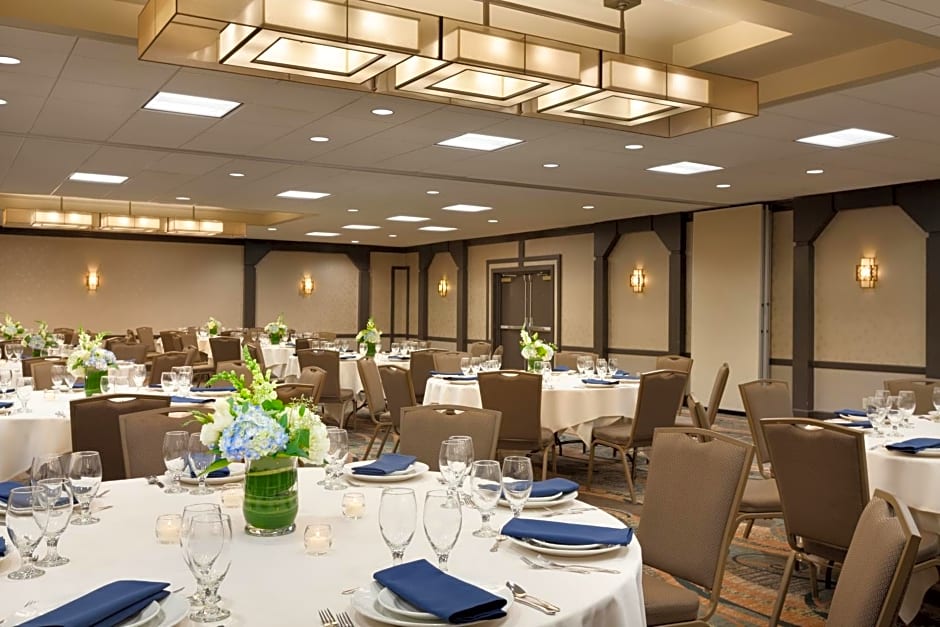 Embassy Suites by Hilton Oklahoma City Will Rogers Airport