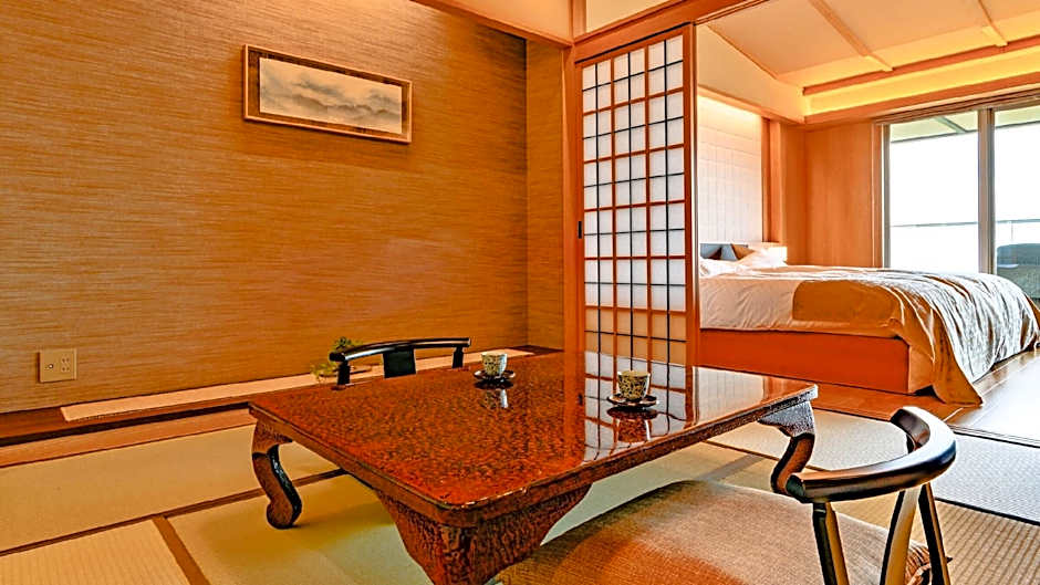 Omuro no mori Gyokusui - 13 years or older