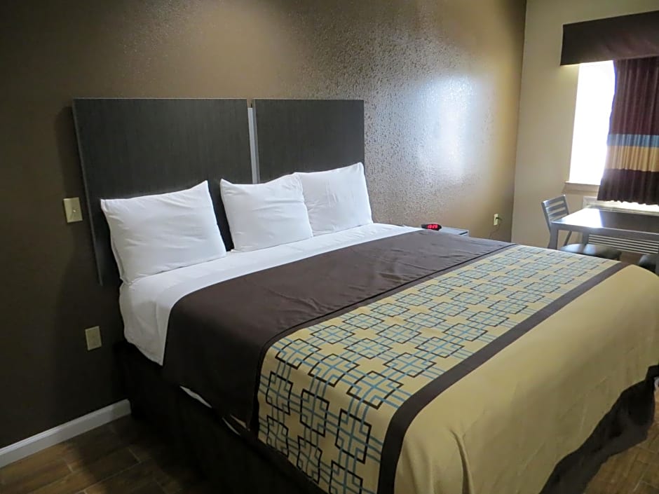 Scottish Inn & Suites Baytown