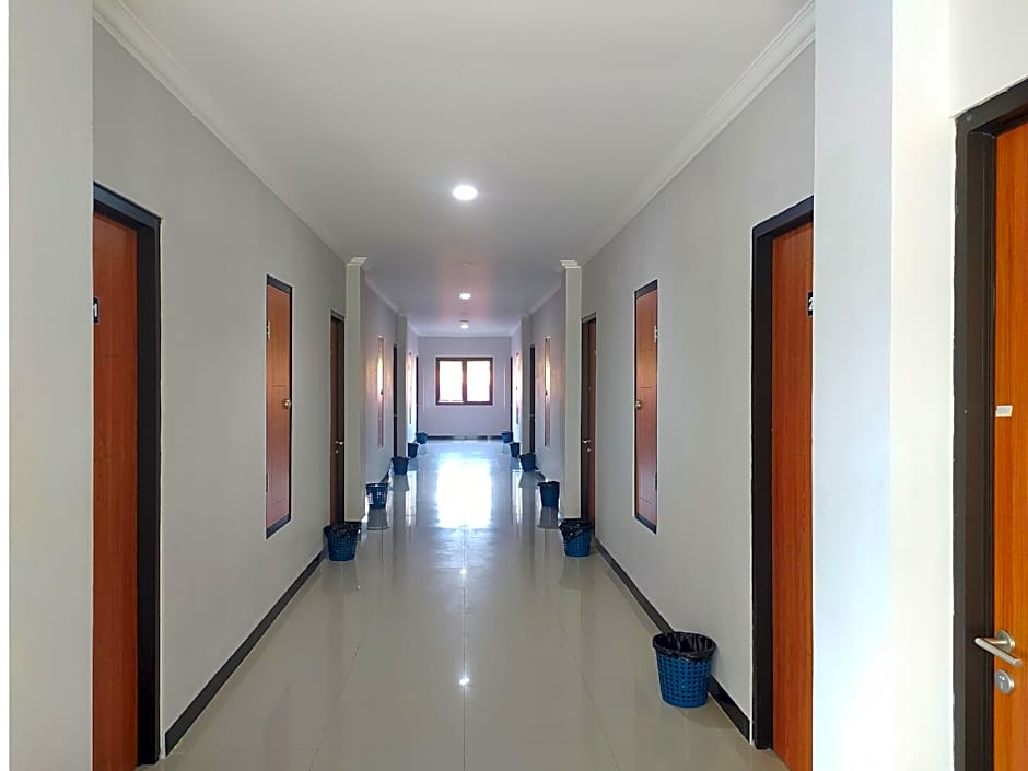 Urbanview Wisma Wirasatya Akpol Semarang By RedDoorz – Semarang, IA