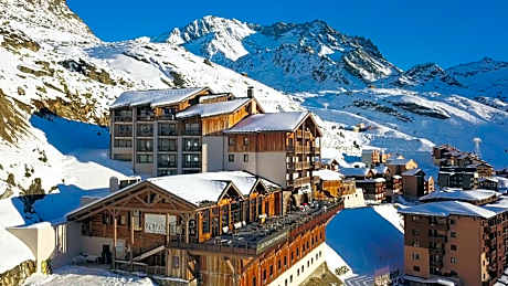 Hotel Koh-I Nor by Les Etincelles