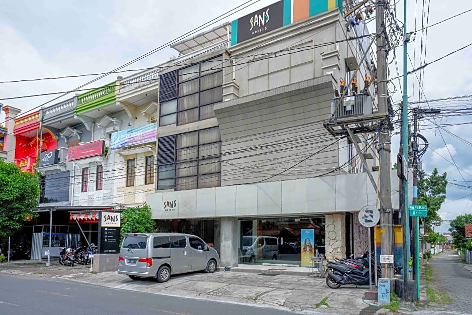 Sans Hotel Ekkon Yogyakarta by RedDoorz