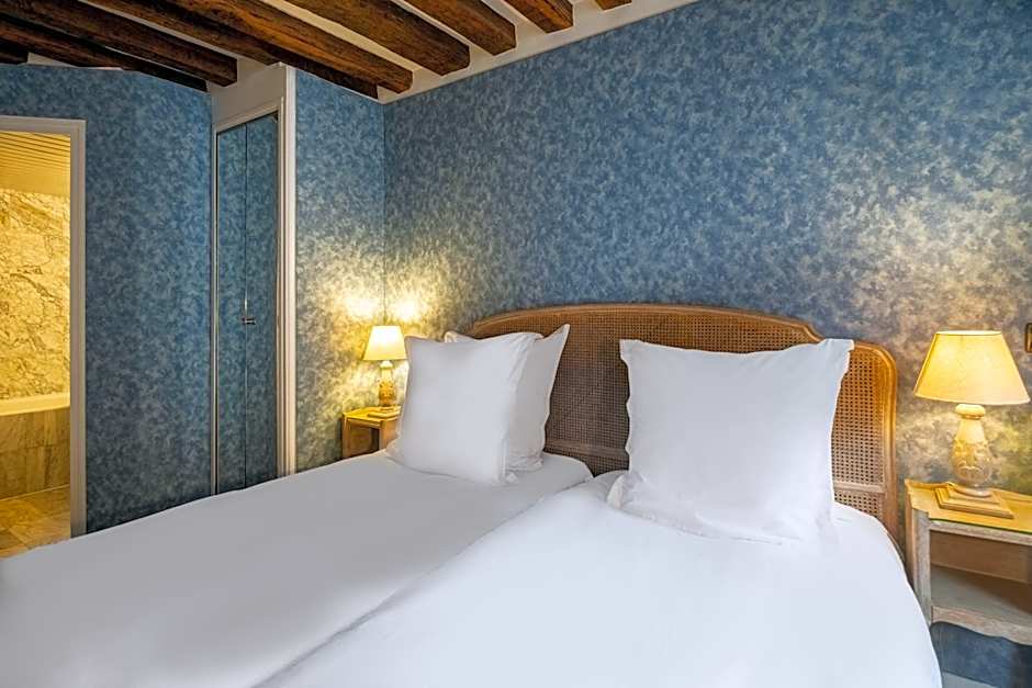 Hotel Baudelaire Opera