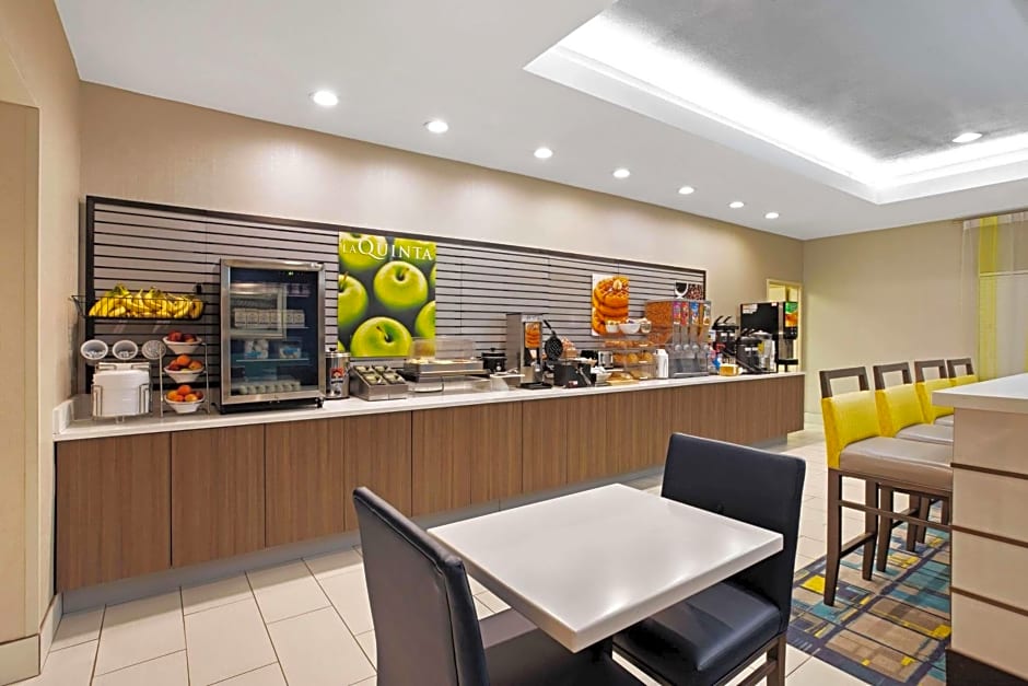 La Quinta Inn & Suites by Wyndham Palestine