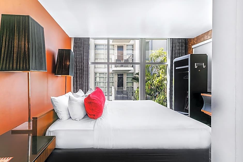 Photo 1 of 7 of Premium 1 King Bed, Terrace