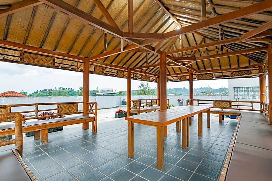 RedDoorz near Lembang Park & Zoo 2
