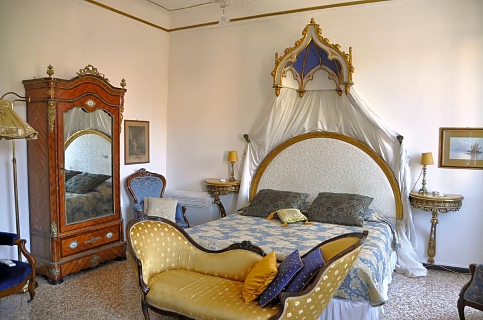 La Chambre D'Ella – Venice, GA