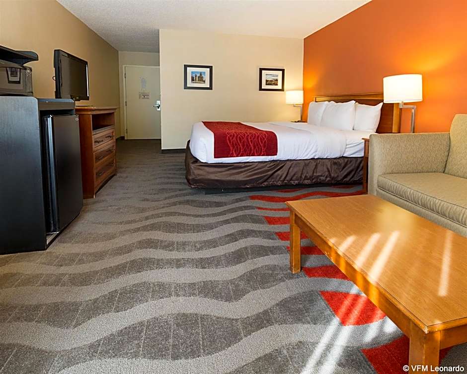 Comfort Inn & Suites Airport Syracuse