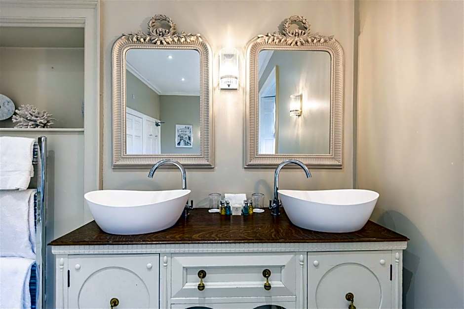 Marshall Meadows Manor House