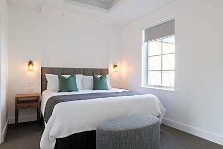 Deluxe One-Bedroom Suite with Spa Bath - Seppeltsfield