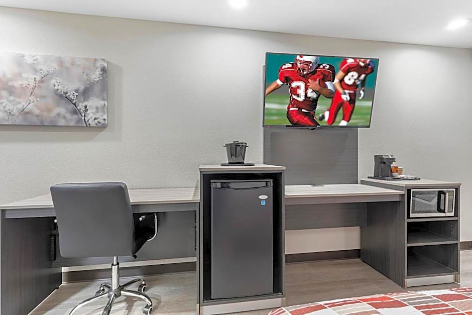 Red Roof Inn Hutchins