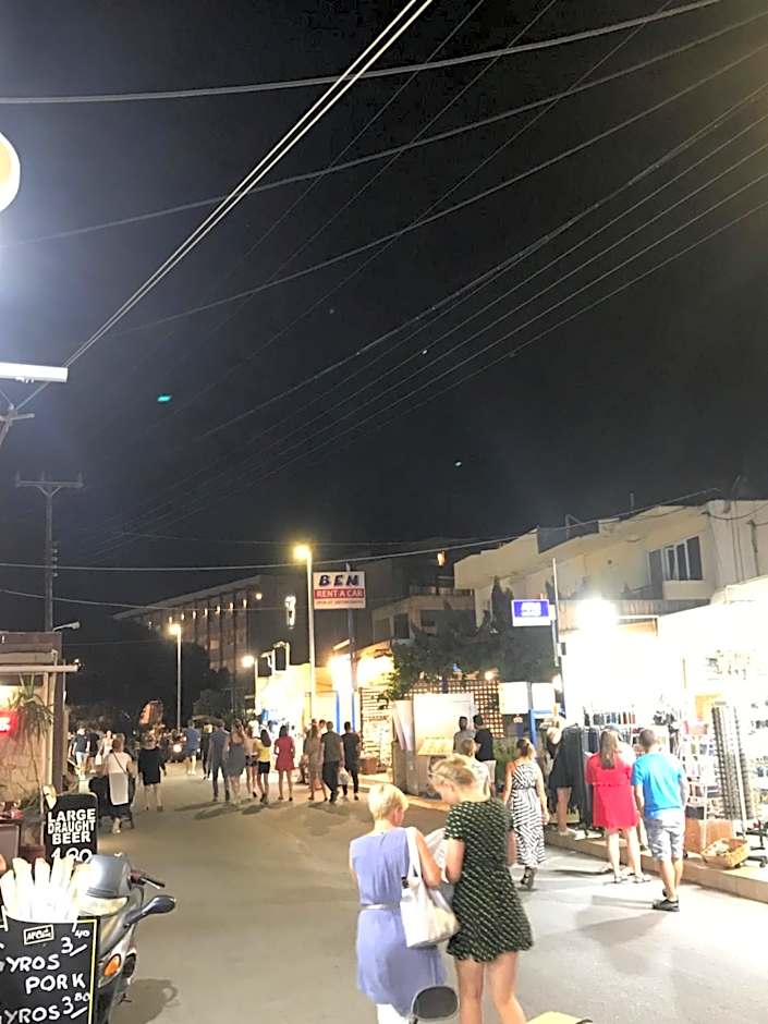 Heaven Studios & Apartments