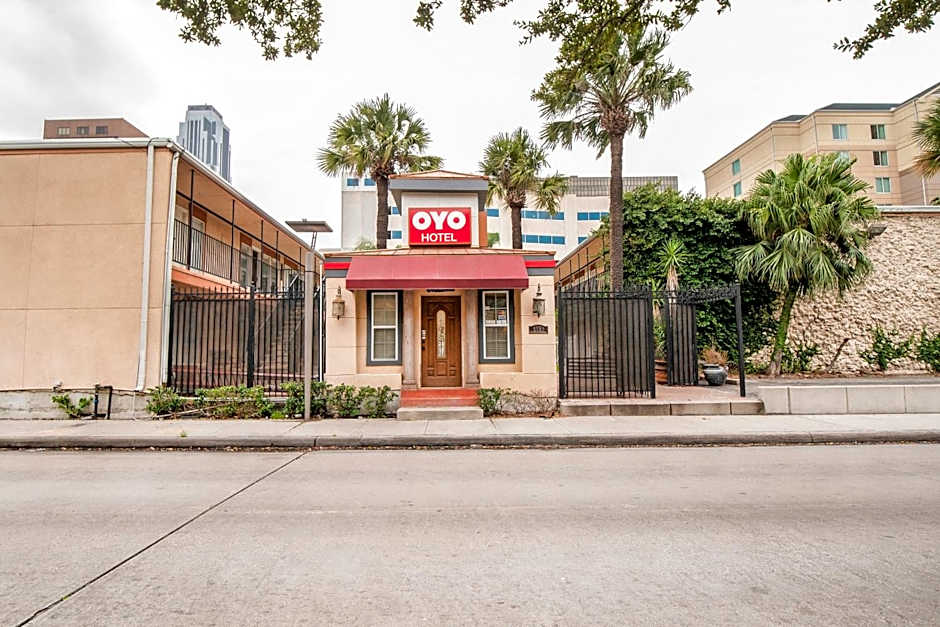 OYO Hotel & Apartments Houston Galleria