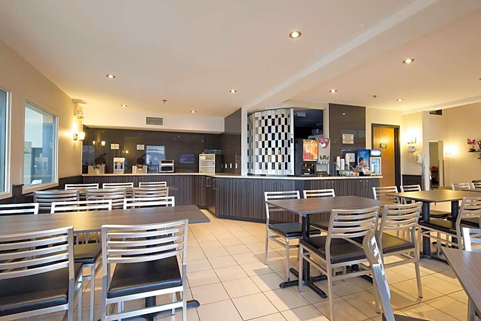 Super 8 by Wyndham Quebec City