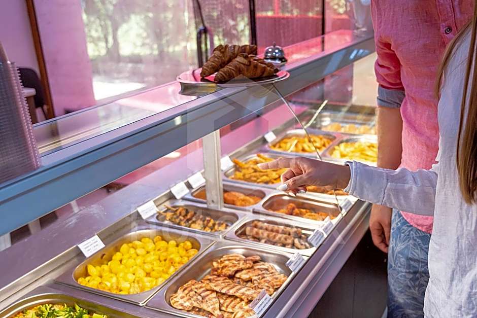 Briz Beach Apartments