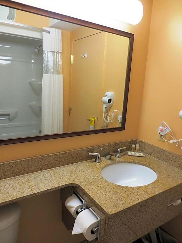 Days Inn & Conference Centre by Wyndham Oromocto